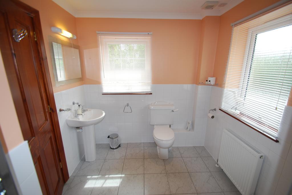 אינברנס Dunlichity House Bed And Breakfast חדר תמונה