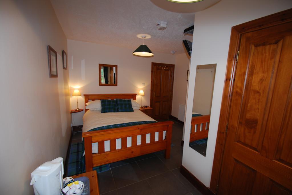 אינברנס Dunlichity House Bed And Breakfast חדר תמונה